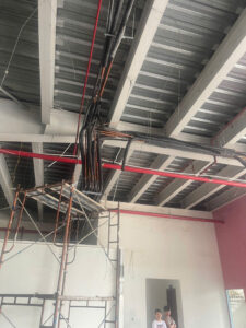 Dịch vụ thi công máy lạnh tủ đứng đặt sàn nối ống gió